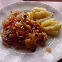 Mięso z łopatki wieprzowej  pieczone w piekarniku