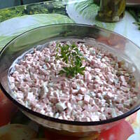 sałatka z mortadeli