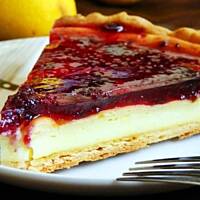 Sernik cytrynowy z czarną porzeczką