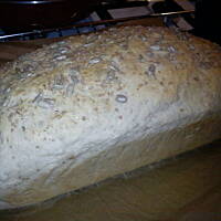 Chleb tostowy z otrębami i słonecznikiem