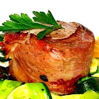 Polędwiczka otulona szynką szwarcwaldzką