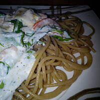 Kremowe spaghetti z ricottą i rukolą