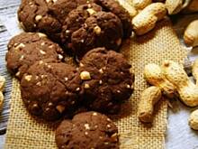 Fot. APM, Ciasteczka kakaowe z orzechami