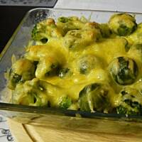 Zielone warzywa zapiekane pod beszamelem