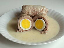 Fot. Barb82, Roladki schabowe z szynką i jajkiem w sosie chrzanowym