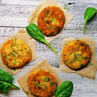 Placuszki ziemniaczano rybne ze szpinakiem