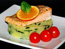 Fot. evita0007, Łosoś na ziemniakach ze szpinakiem