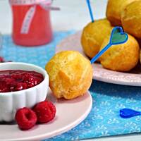 Waniliowe pączusie z malinami