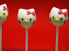 Fot. APM, Różane cake pops Hello Kitty