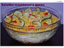 Fot. Olciaa, sałatka warstwowa gyros