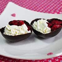 Czekoladowe miseczki dla zakochanych