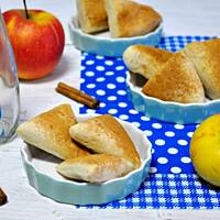 Pieczone pączki z jabłkami