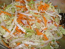 Fot. pwyso, surówka z pekińskiej w czosnkowym sosie