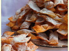 Fot. Brenia, Faworki zwane chrustem