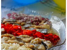 Fot. Brenia, Śledzie z papryką marynowaną