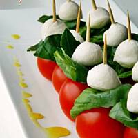 Koreczki Caprese