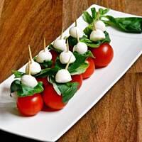 Koreczki Caprese