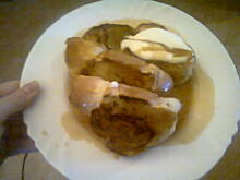 Fot. carolotta, tosty z chałki z karmelem i śmietaną