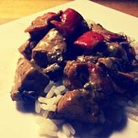 Piersi kurczaka w sosie paprykowym