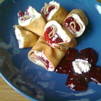 Naleśniki z twarogiem i marmoladą