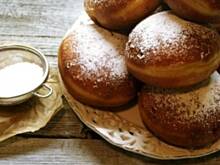 Fot. APM, Pączki z marmoladą różaną