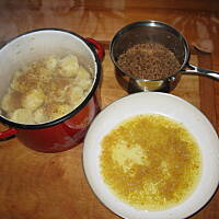 Pierogi pieczone z ziemniakami i kaszą gryczaną  lub z kapustą ( kartoflaki lub kapuśniaki )