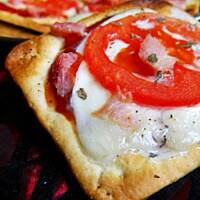 Mini pizze na krakersach