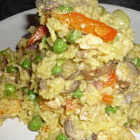 ryż z kurczakiem i warzywami