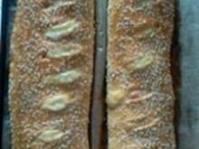 Fot. selmaa, Calzone z wypływającą mozzarella