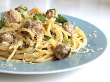 Fot. Barb82, Spaghetti z białą kiełbasą i serkiem topionym