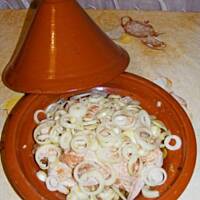 Tajine (tagine, tażin) - skrzydełka w cebuli