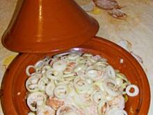Fot. selmaa, Tajine (tagine, tażin) - skrzydełka w cebuli