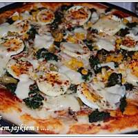 pizza ze szpinakiem i jajkiem