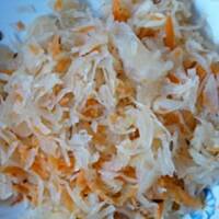 Surówka z kiszonej kapusty