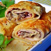 Zapiekane naleśniki z szynką i pieczarkami