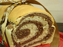 Fot. Ola in the kitchen, Zakręcony chlebek orzechowy