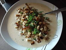 Fot. Aishka, Serowa zupa z grzankami