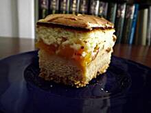 Fot. Luelle, Sernik tradycyjny z brzoskwiniami