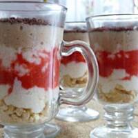 Deser truskawkowo-bananowy z kaszą manną