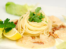 Fot. Wkn, Spaghetti drobiowe z suszonymi pomidorami