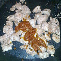 penne z pomidorowym pesto i z piersią z kurczaka wg Anes