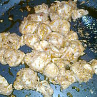 penne z pomidorowym pesto i z piersią z kurczaka wg Anes