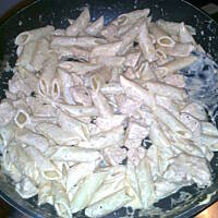 penne z pomidorowym pesto i z piersią z kurczaka wg Anes