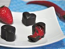 Fot. MIENTA, Czekoladki z chili i truskawkami