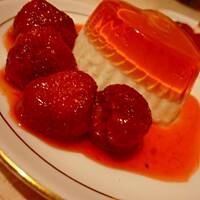 Panna Cotta jogurtowa (LIGHT)  z truskawkami