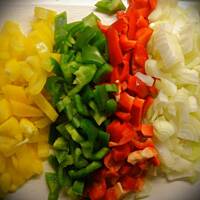 Gulasz z kurczaka z sosem pietruszkowym