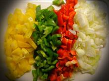 Fot. Konradek, Gulasz z kurczaka z sosem pietruszkowym