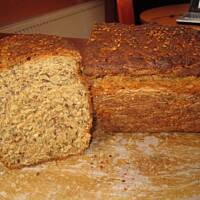 Prosty chleb wieloziarnisty