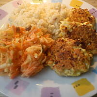 Surówka marchewkowo-selerowa z rodzynkami