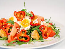 Fot. Wkn, Sałatka wielkanocna z rukolą